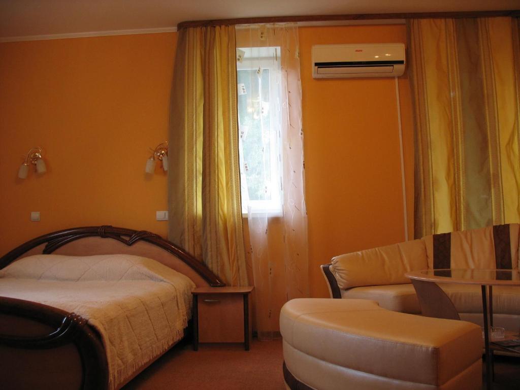 Premier Club Hotel Chernivtsi Room photo